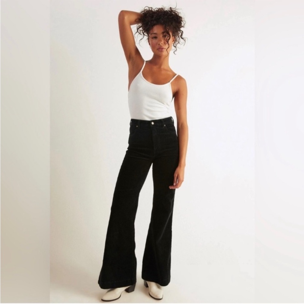▪️ROLLA’S Eastcoast Flare High Rise Corduroy Jeans in Wash Black